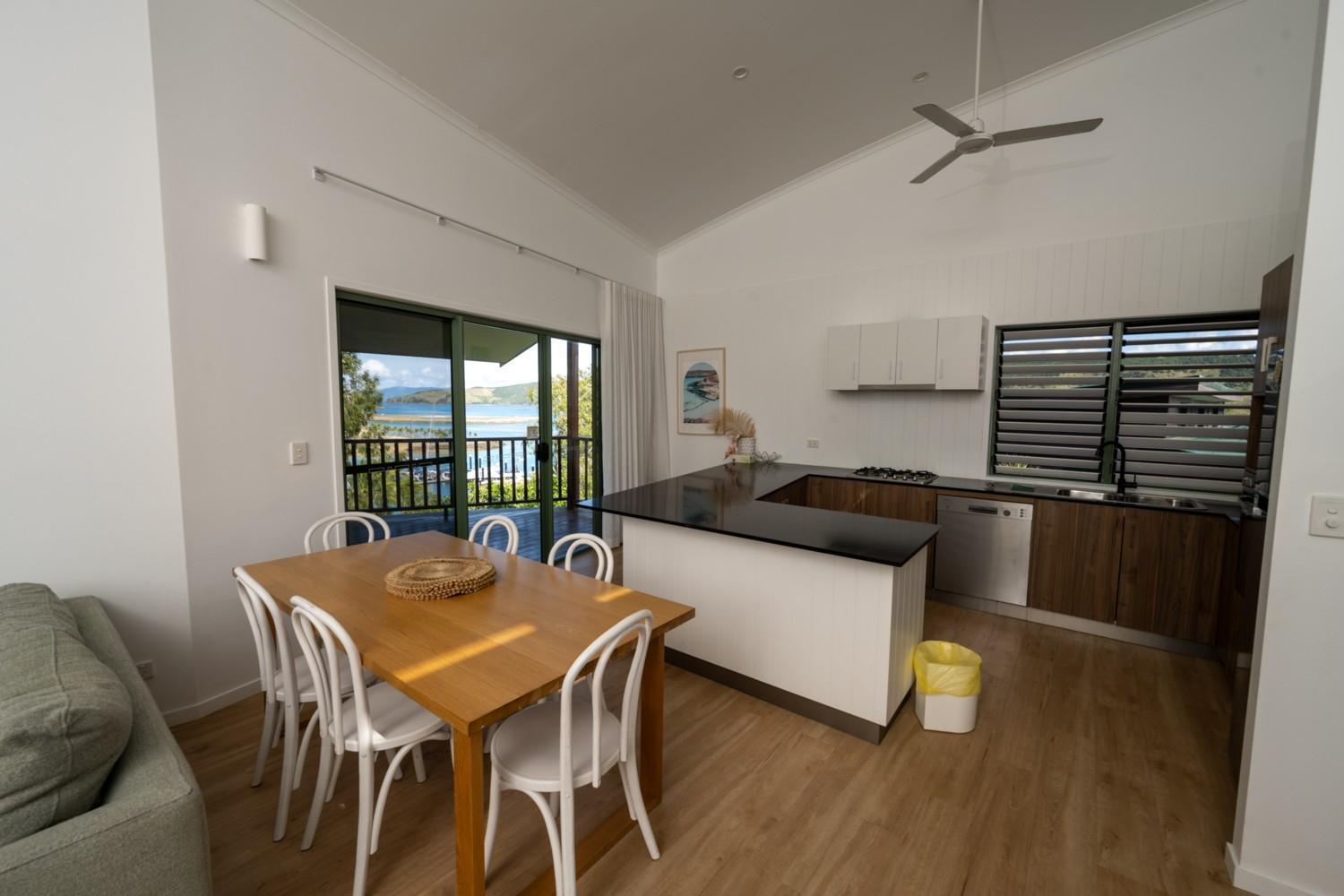 Casuarina Cove Apartments Хамилтън Айлънд Екстериор снимка